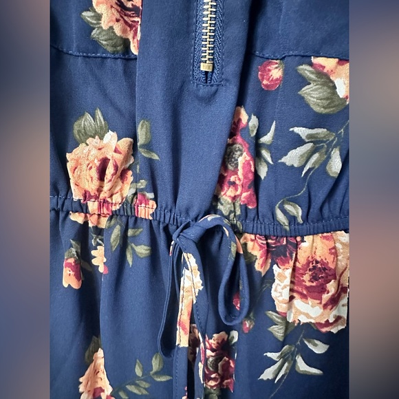 Floral Longsleeve Peplum Top - Picture 3 of 5